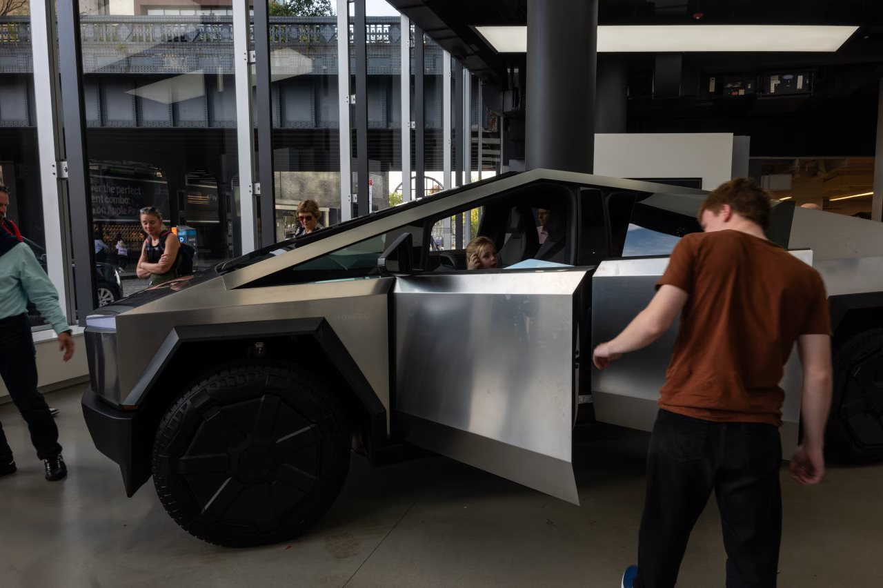 Nóng: Hội đồng quản trị Tesla đang tìm CEO mới, đế chế 800 tỷ USD sắp tuột khỏi tay Elon Musk?- Ảnh 2.