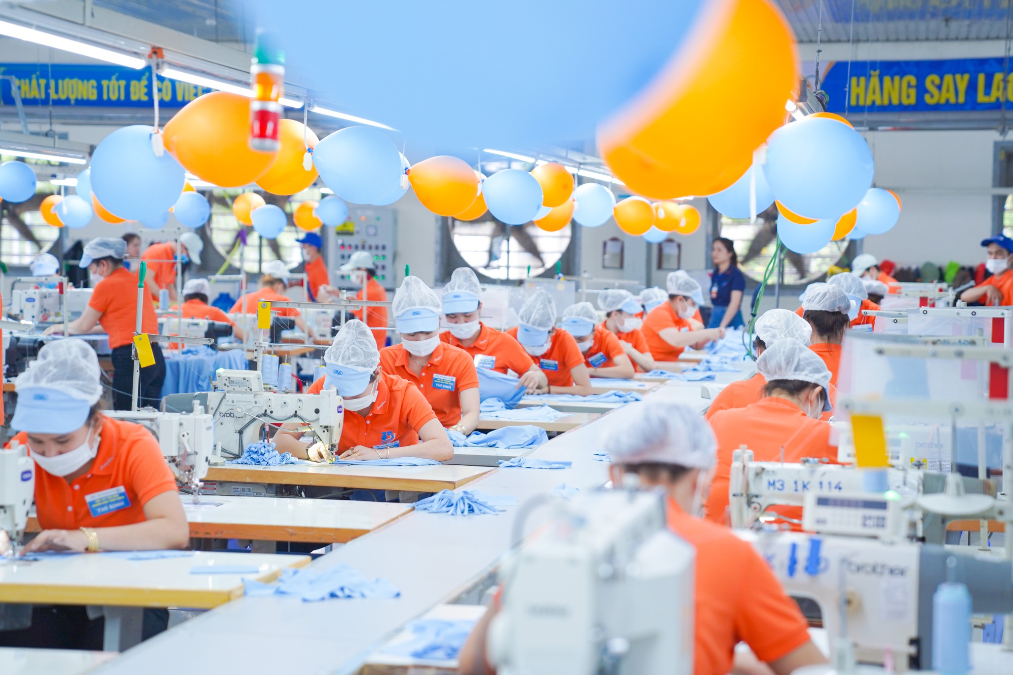 Xuất khẩu vững vàng trước thuế quan- Ảnh 1. Xuất khẩu vững vàng trước thuế quan- Ảnh 1.