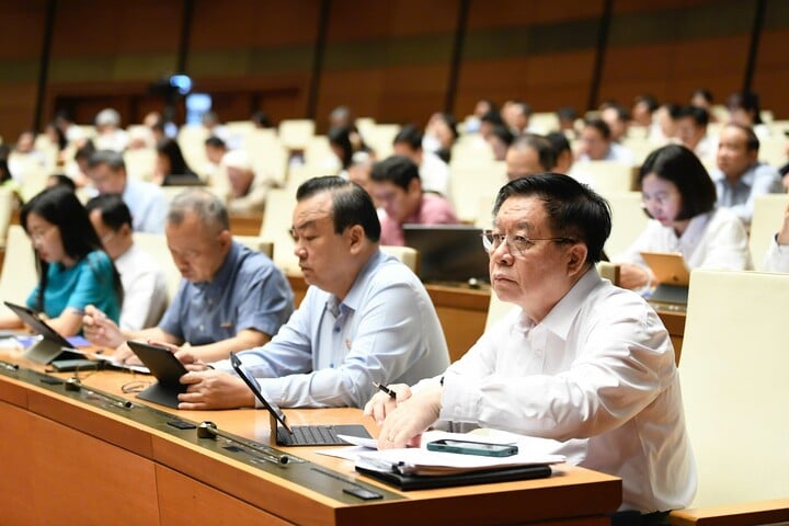 ĐBQH: Tăng mạnh thuế thuốc lá để cứu lấy sức khoẻ Nhân dân- Ảnh 2.