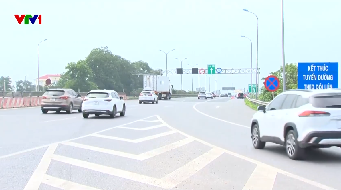 Nhiều bất cập trên cao tốc làm khó tài xế, tiềm ẩn nguy cơ mất an toàn- Ảnh 1.