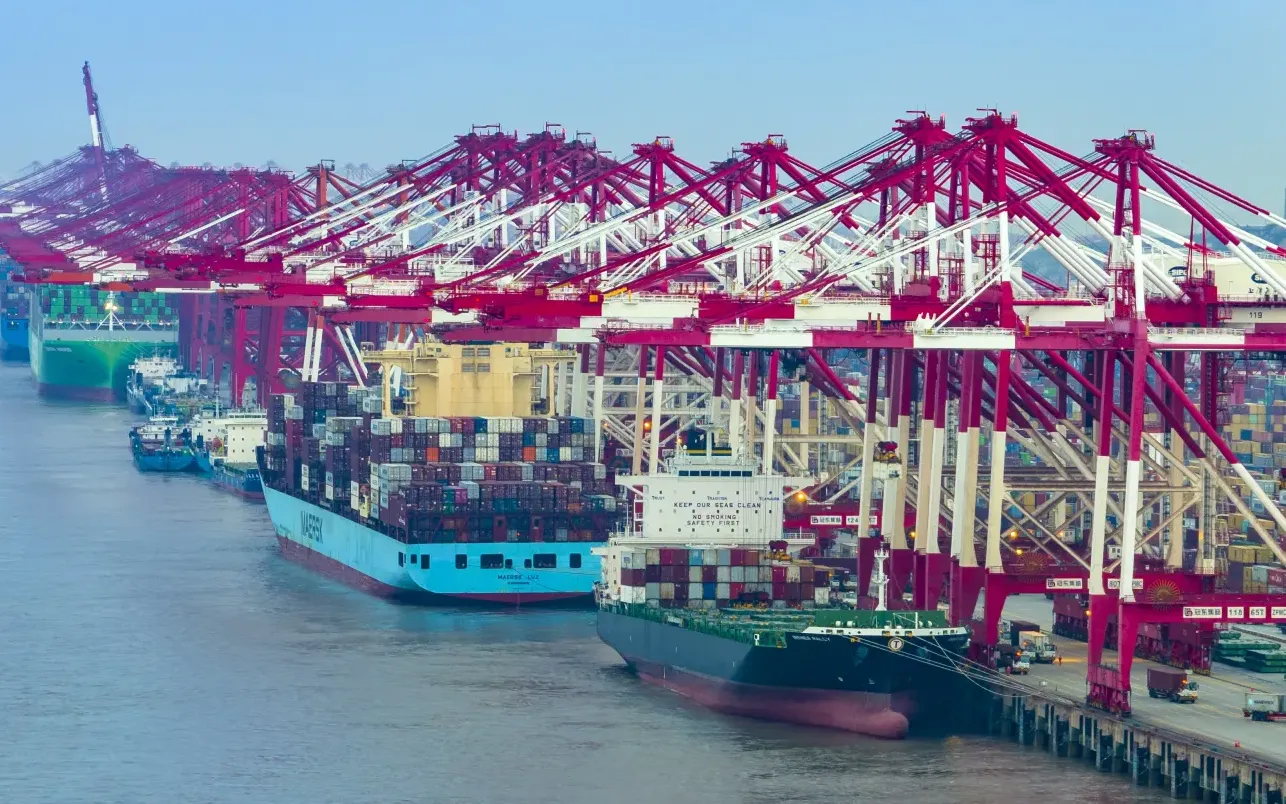 Chuyến hàng Trung Quốc bị áp thuế 145% cập cảng Mỹ- Ảnh 1.