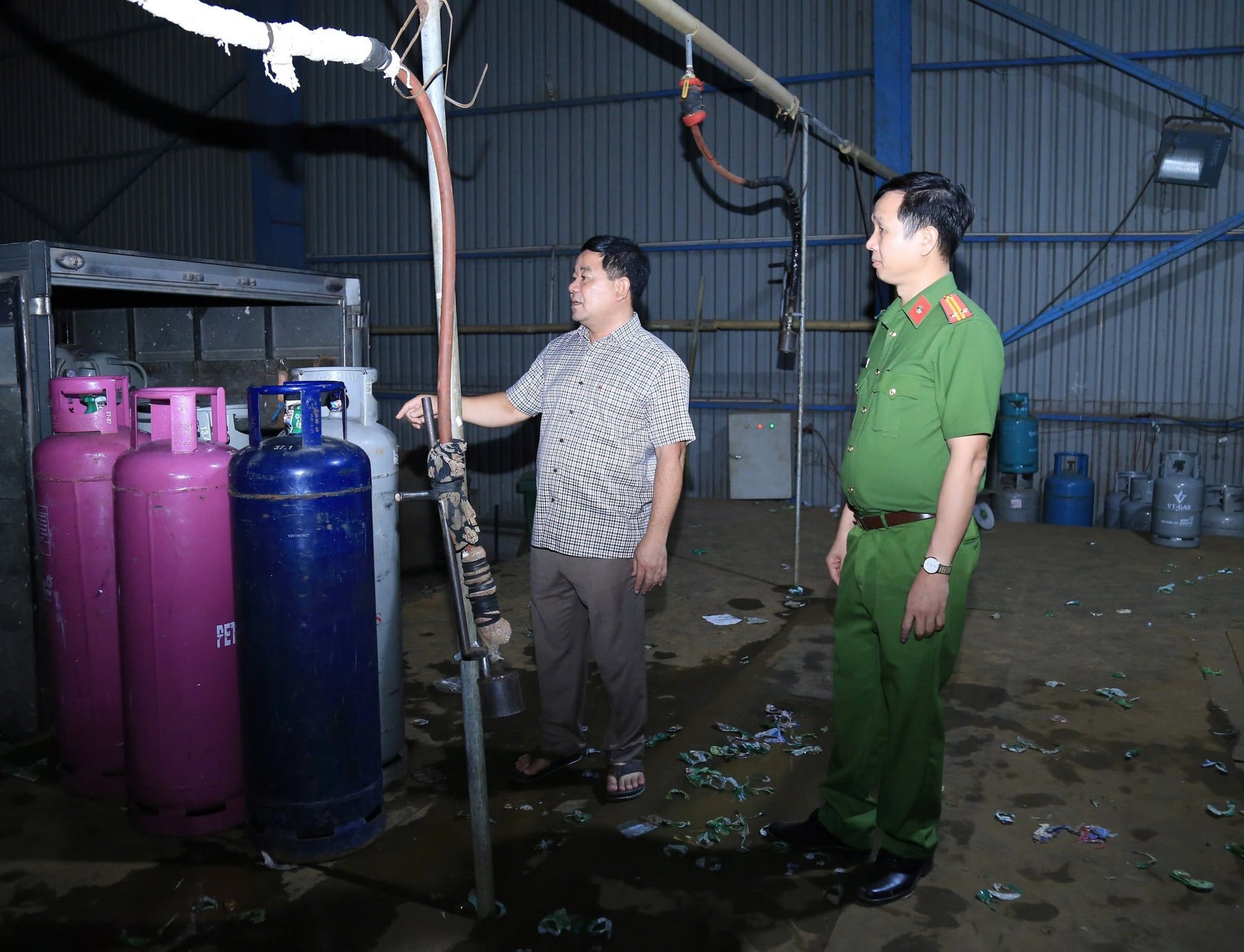 “Giật mình” kết quả kiểm tra các cơ sở kinh doanh gas lớn ở TP Biên Hòa, Đồng Nai- Ảnh 1.