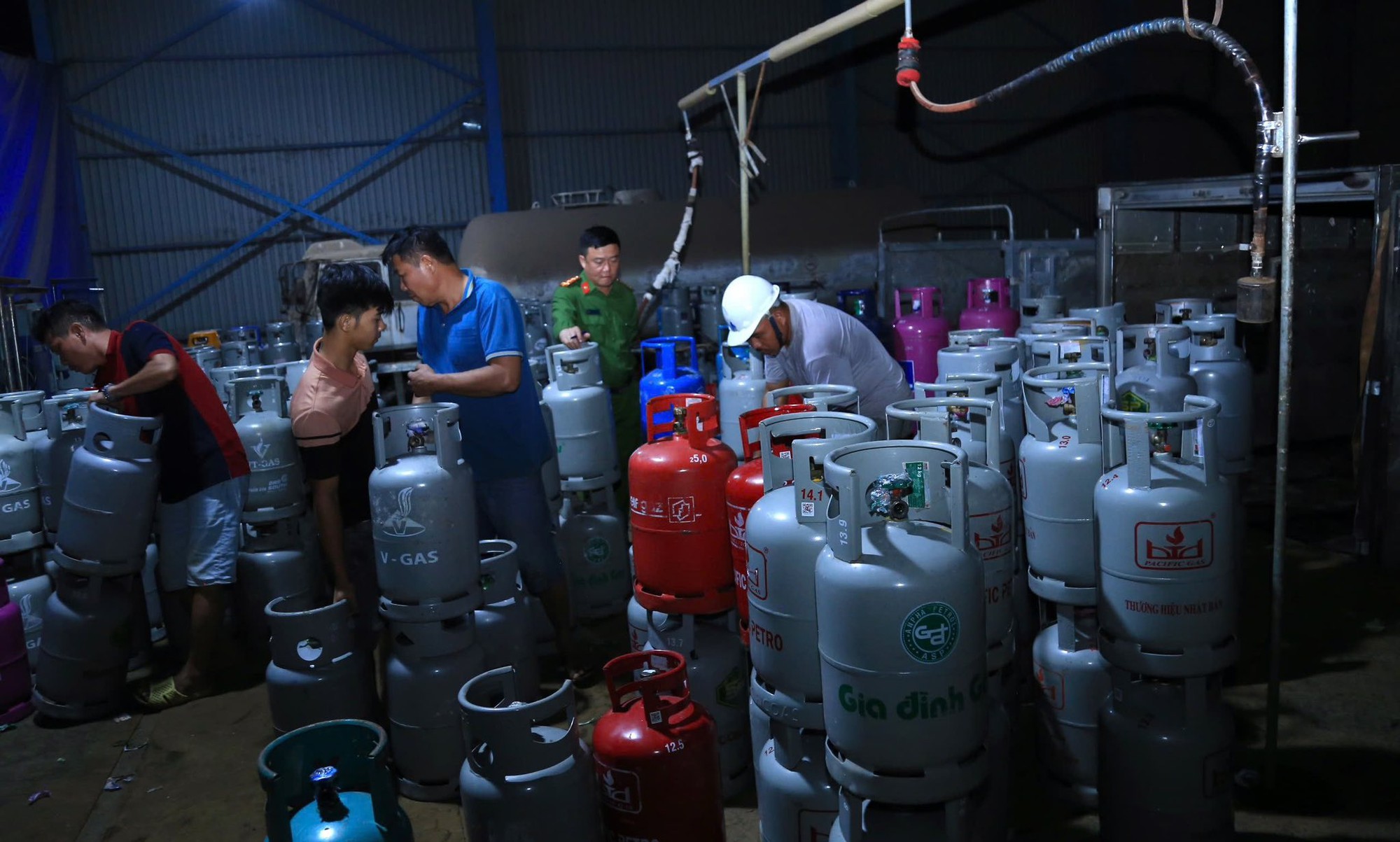 “Giật mình” kết quả kiểm tra các cơ sở kinh doanh gas lớn ở TP Biên Hòa, Đồng Nai- Ảnh 4.