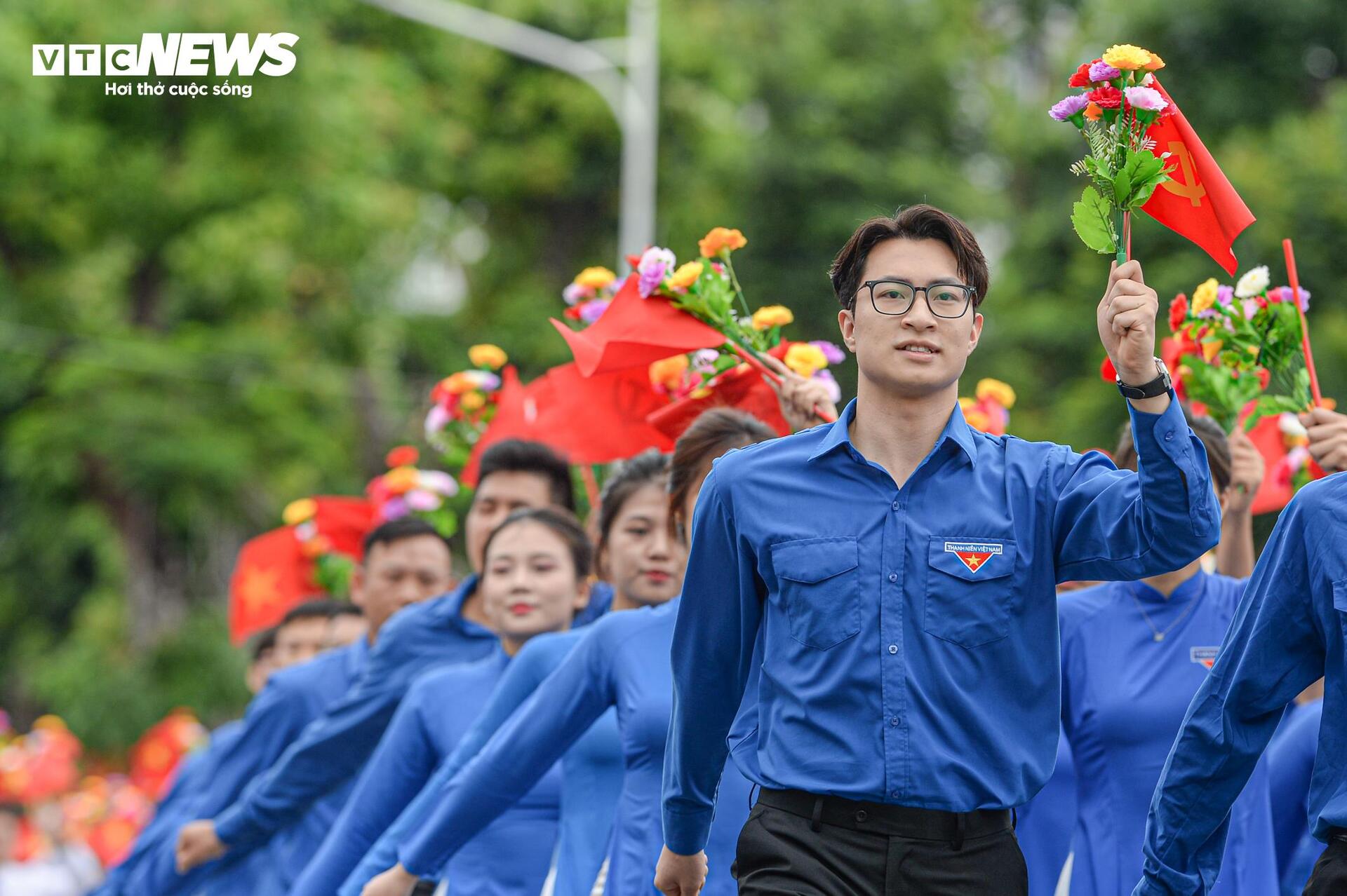 Xem lễ duyệt đội ngũ, diễu hành quần chúng kỷ niệm 70 năm giải phóng Hải Phòng- Ảnh 17. Xem lễ duyệt đội ngũ, diễu hành quần chúng kỷ niệm 70 năm giải phóng Hải Phòng- Ảnh 17.