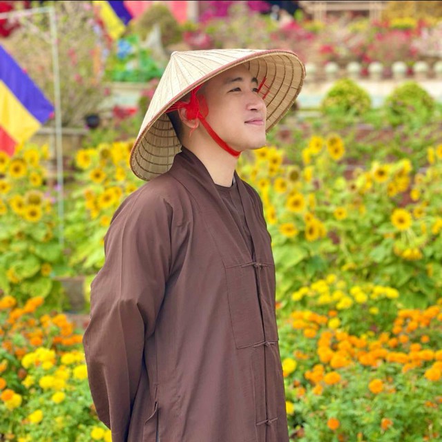 Vợ cũ sao nam Vbiz đi tu bất ngờ lên mạng đính chính- Ảnh 4. Vợ cũ sao nam Vbiz đi tu bất ngờ lên mạng đính chính- Ảnh 4.