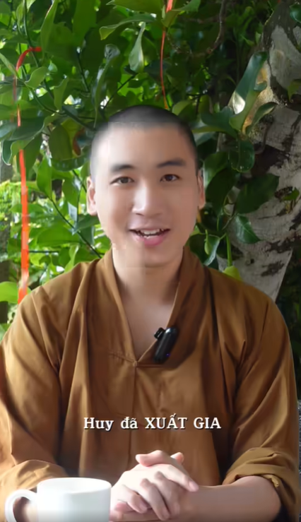 Vợ cũ sao nam Vbiz đi tu bất ngờ lên mạng đính chính- Ảnh 3. Vợ cũ sao nam Vbiz đi tu bất ngờ lên mạng đính chính- Ảnh 3.