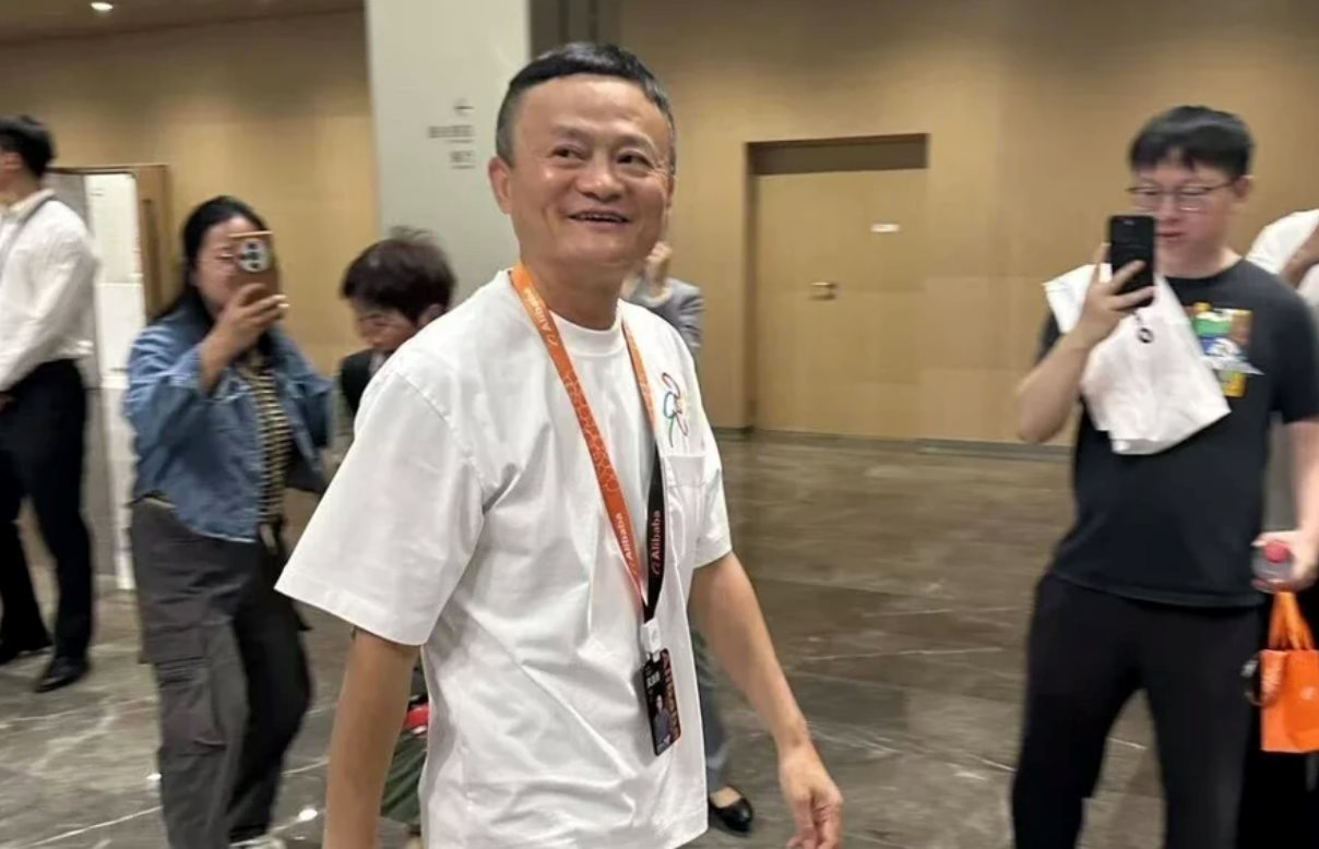 Jack Ma bất ngờ tái xuất- Ảnh 1.