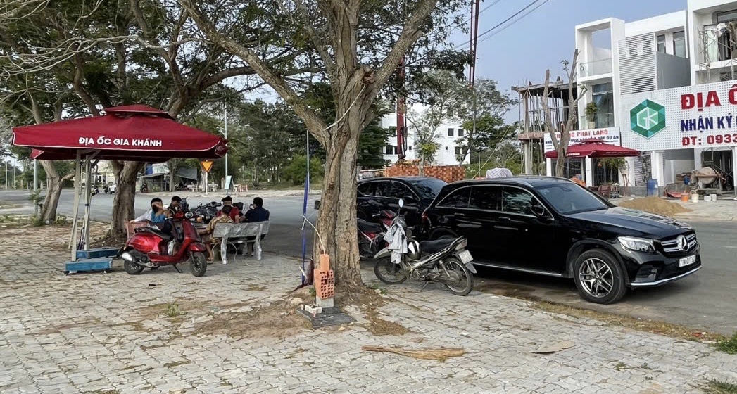 Không có hàng để bán, môi giới “lùng sục” chủ đất, giá cao vẫn có người mua- Ảnh 5. Không có hàng để bán, môi giới “lùng sục” chủ đất, giá cao vẫn có người mua- Ảnh 5.