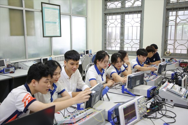 Ít học sinh chọn thi các môn STEM: Cảnh báo chất lượng nguồn nhân lực- Ảnh 1. Ít học sinh chọn thi các môn STEM: Cảnh báo chất lượng nguồn nhân lực- Ảnh 1.