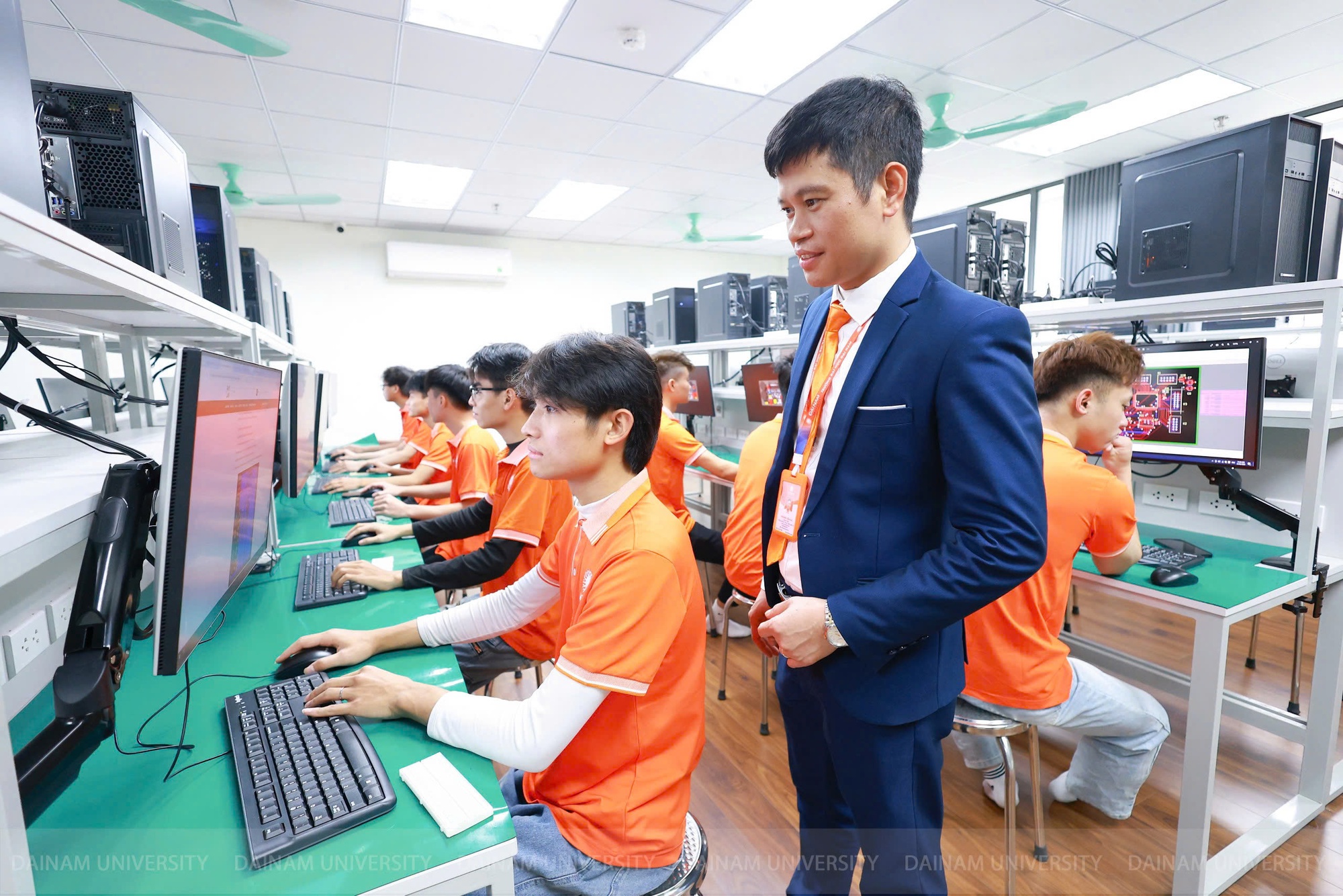 Hiệu trưởng mới của Đại học Đại Nam: Người phụ nữ của tư duy đổi mới và tinh thần kết nối- Ảnh 3.