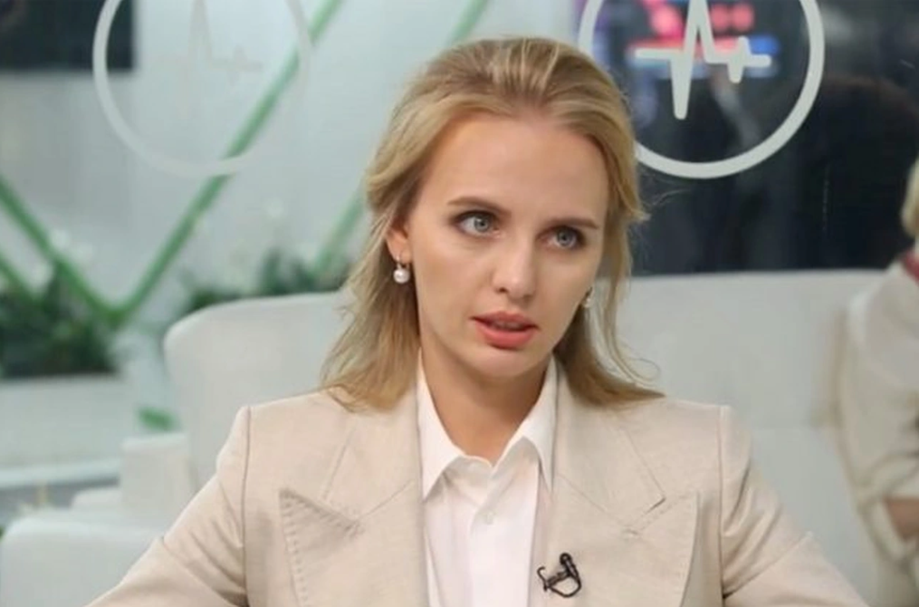 Lộ diện hai người con gái kín tiếng của Tổng thống Putin: Xinh đẹp chuẩn búp bê Nga, thông thạo 3 thứ tiếng, nhìn vào sự nghiệp mới là đáng nể- Ảnh 3.