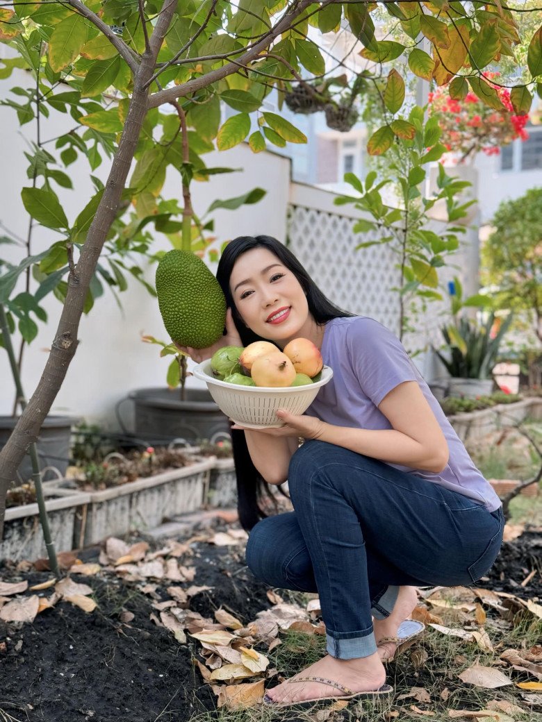 Nữ NSND là Phó chủ tịch Hội sân khấu, sở hữu biệt thự mặt tiền 3 tầng ở Quận 7, 54 tuổi đẹp như mới 30- Ảnh 7. Nữ NSND là Phó chủ tịch Hội sân khấu, sở hữu biệt thự mặt tiền 3 tầng ở Quận 7, 54 tuổi đẹp như mới 30- Ảnh 7.