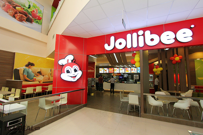 Cuộc chiến gà rán ở Việt Nam: Jollibee 'đe dọa' vị trí lớn nhất của Lotteria với 213 cửa hàng, báo lãi tăng 20% trong năm 2024- Ảnh 2.