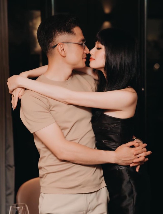 Hôn nhân của Tâm Tít và chồng giàu sáng rõ qua 1 bức ảnh- Ảnh 4. Hôn nhân của Tâm Tít và chồng giàu sáng rõ qua 1 bức ảnh- Ảnh 4.