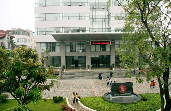Trong một vũ trụ khác: Nếu Ngoại thương thực sự "biến" thành "Harvard Chùa Láng"?- Ảnh 3. Trong một vũ trụ khác: Nếu Ngoại thương thực sự "biến" thành "Harvard Chùa Láng"?- Ảnh 3.