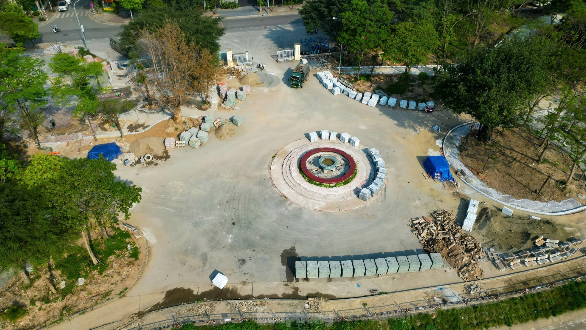 Cận cảnh 'lá phổi xanh' ở trung tâm Hà Nội đang được cải tạo- Ảnh 12.