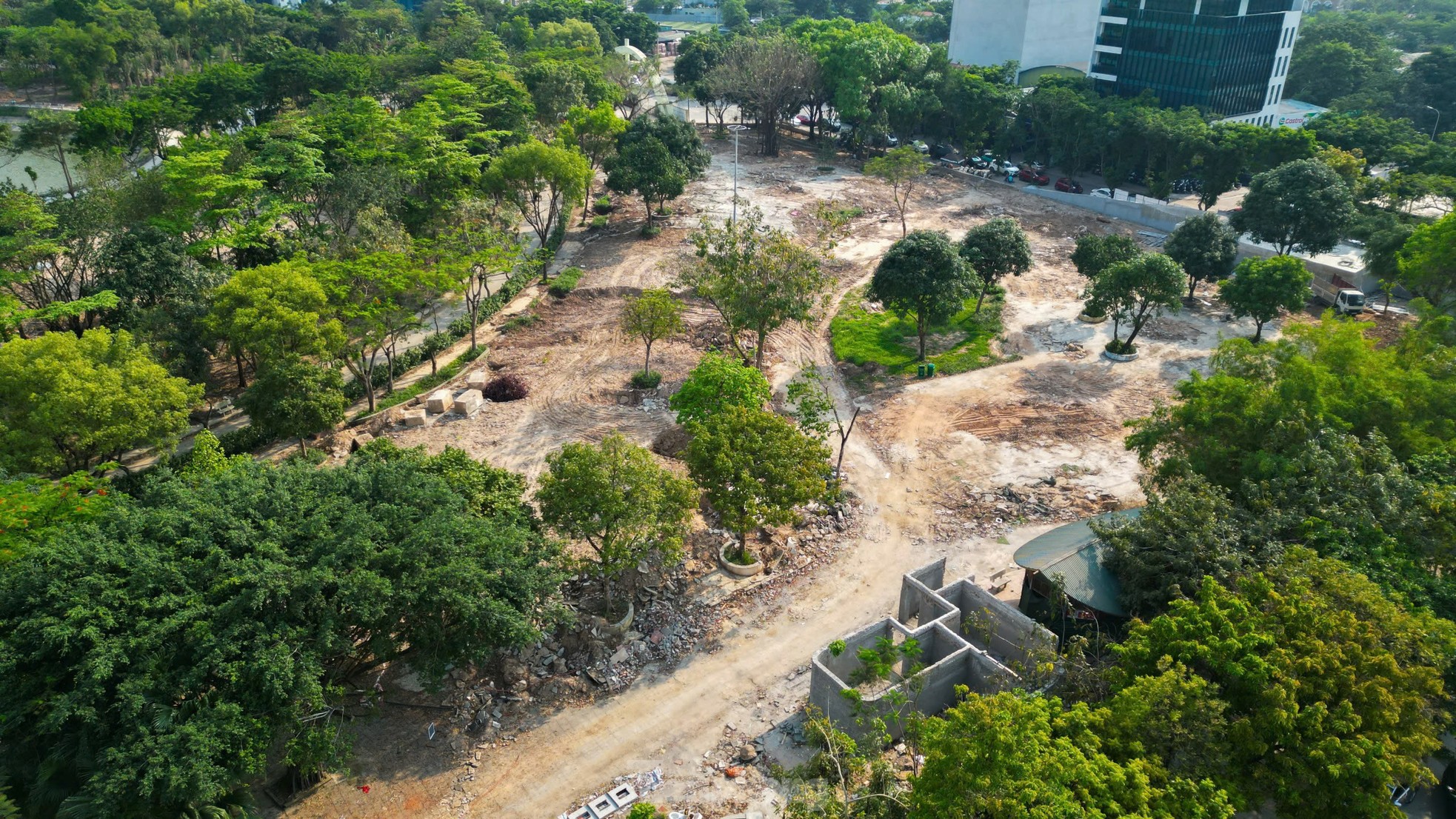 Cận cảnh 'lá phổi xanh' ở trung tâm Hà Nội đang được cải tạo- Ảnh 8.