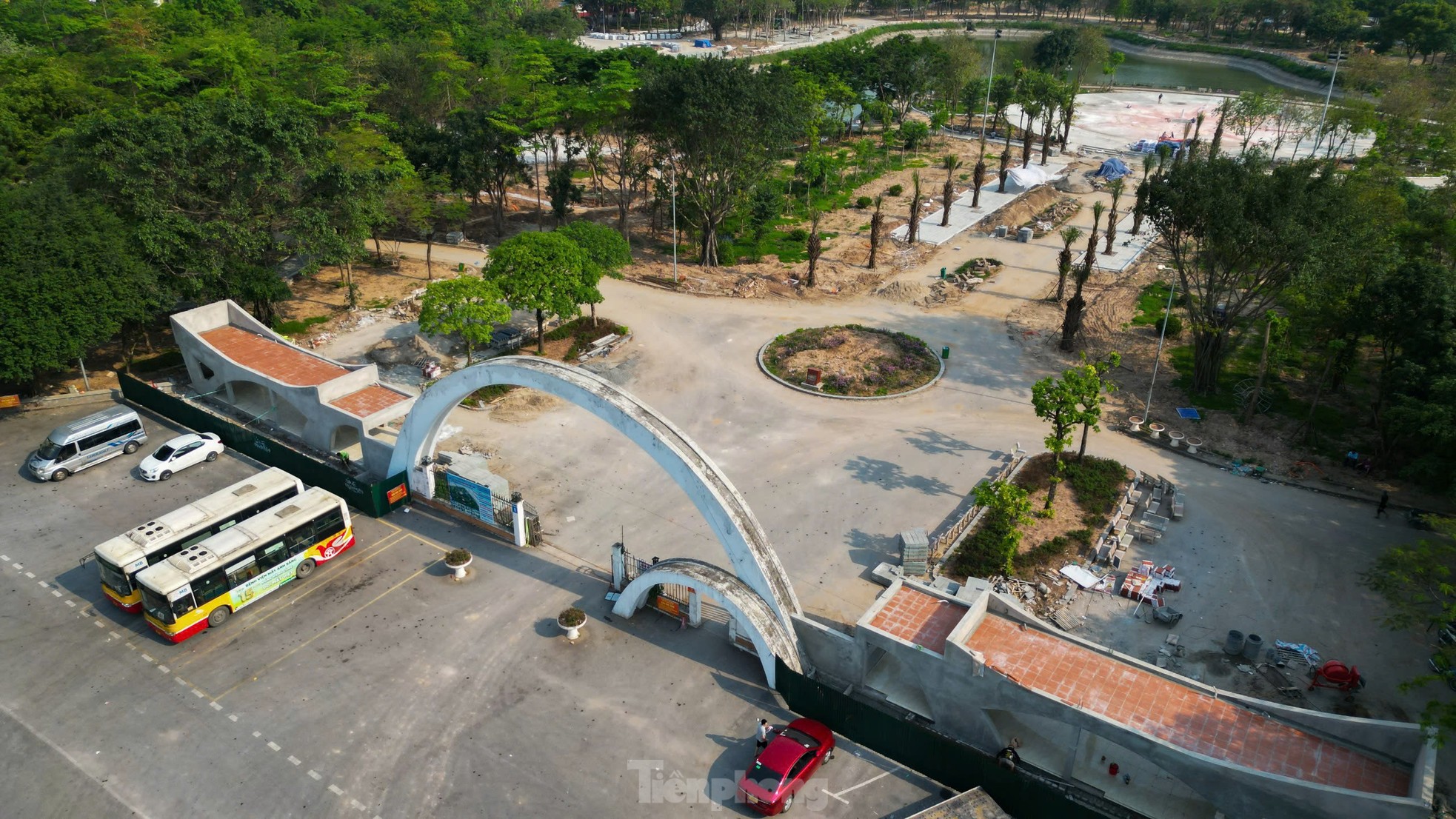 Cận cảnh 'lá phổi xanh' ở trung tâm Hà Nội đang được cải tạo- Ảnh 2.