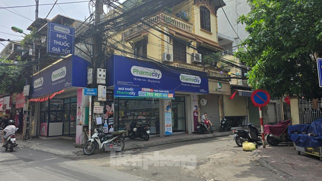 Hà Nội: Nhiều nhà thuốc 'vô tư' bán thuốc kê đơn mà không cần đơn của bác sỹ- Ảnh 1. Hà Nội: Nhiều nhà thuốc 'vô tư' bán thuốc kê đơn mà không cần đơn của bác sỹ- Ảnh 1.