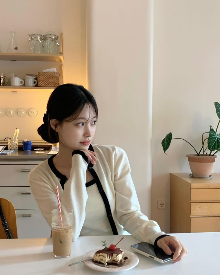 Vợ chồng Hà Nội thu nhập 92 triệu, định biếu nhà chồng 5 triệu/tháng: Em có ích kỉ quá không?- Ảnh 2.