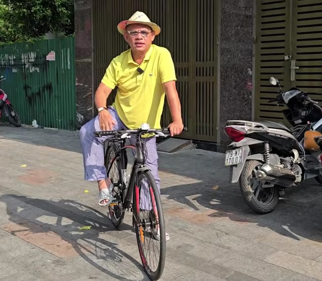 Trùm Điền Quân Color Man phá sản, đạp xe đi làm thuê: "Tôi phải cố trụ việc, không họ đuổi việc"- Ảnh 1.
