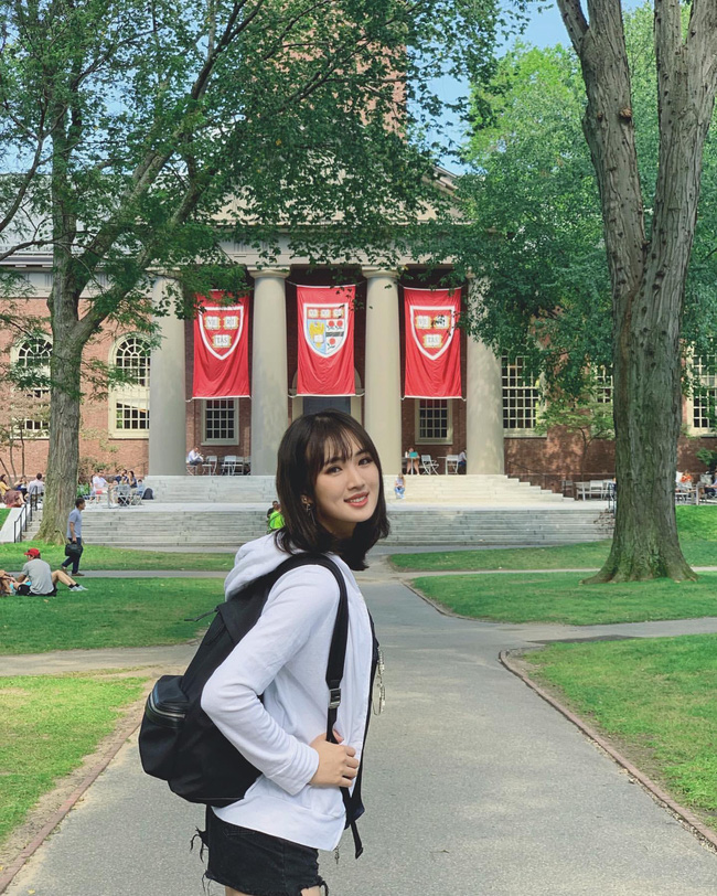 Ái nữ tỷ phú Huawei: Từ bỏ hào quang 