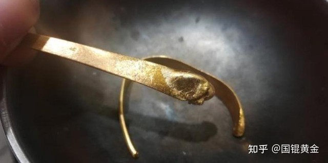 Vòng vàng chảy chất lỏng lạ và mất luôn 1.7 gram, chủ cửa hàng đáp trả bằng 1 câu khiến ai cũng phẫn nộ- Ảnh 3.