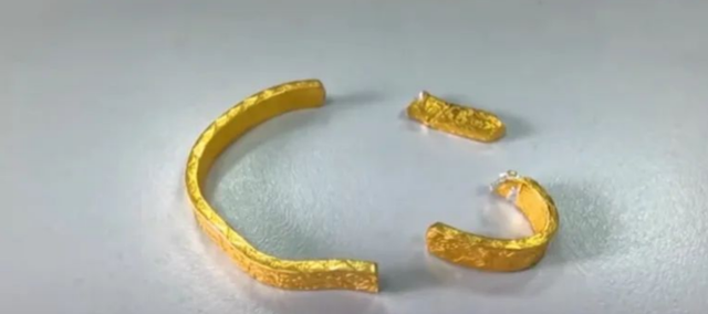 Vòng vàng chảy chất lỏng lạ và mất luôn 1.7 gram, chủ cửa hàng đáp trả bằng 1 câu khiến ai cũng phẫn nộ- Ảnh 4.