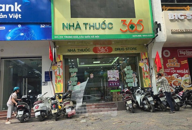 Hà Nội: Nhiều nhà thuốc 'vô tư' bán thuốc kê đơn mà không cần đơn của bác sỹ- Ảnh 3. Hà Nội: Nhiều nhà thuốc 'vô tư' bán thuốc kê đơn mà không cần đơn của bác sỹ- Ảnh 3.