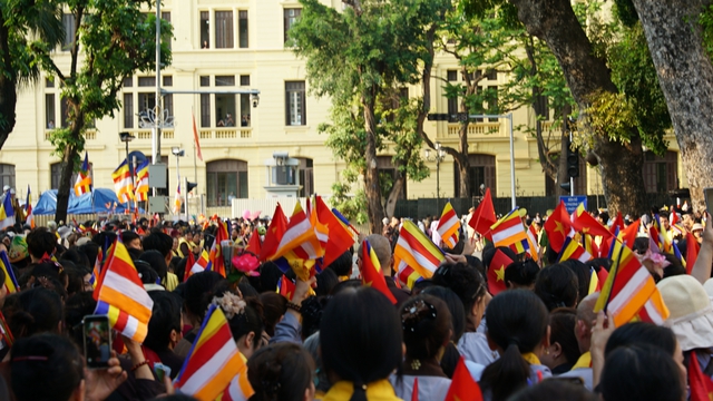 Toàn cảnh ngày rước xá lợi Phật về Chùa Quán Sứ ở Hà Nội- Ảnh 58.