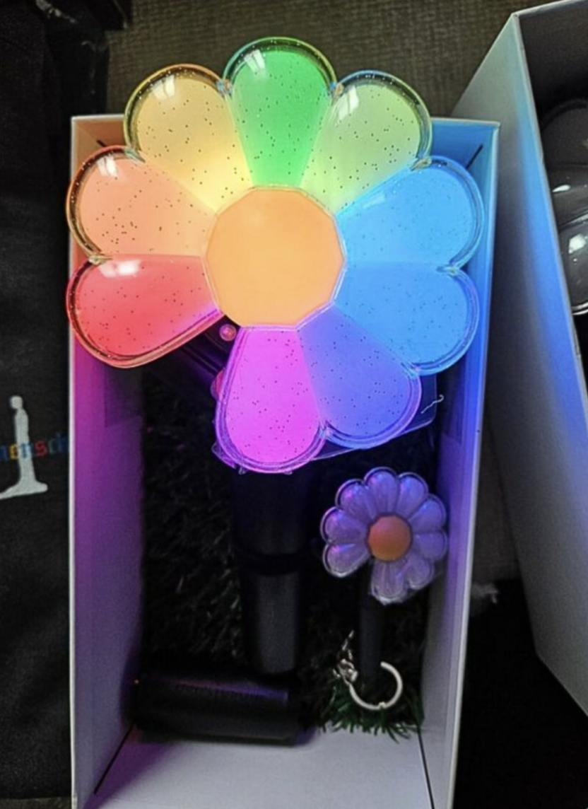 Sau vàng, matcha thì lightstick 