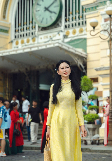 Nữ nghệ sĩ là CEO "khét tiếng" Việt Nam, ở biệt thự dát vàng, 3 mặt tiền Quận 2, U60 đẹp như 30- Ảnh 8. Nữ nghệ sĩ là CEO "khét tiếng" Việt Nam, ở biệt thự dát vàng, 3 mặt tiền Quận 2, U60 đẹp như 30- Ảnh 8.