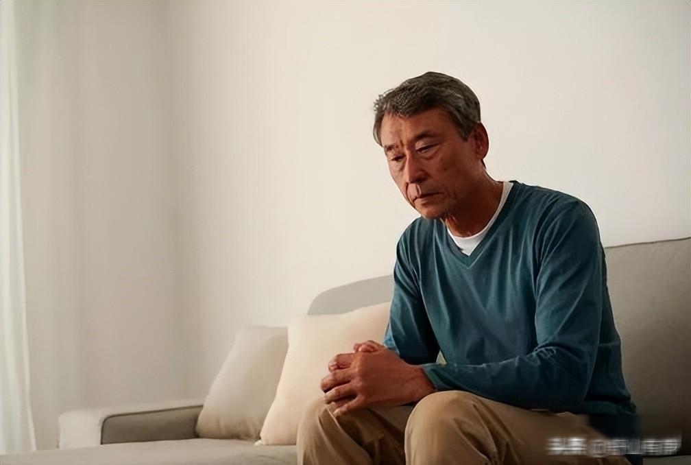 Đọc lịch sử ChatGPT của con gái, ông bố U50 bỗng đỏ mặt: "Ước gì mình không nhìn thấy"- Ảnh 1.