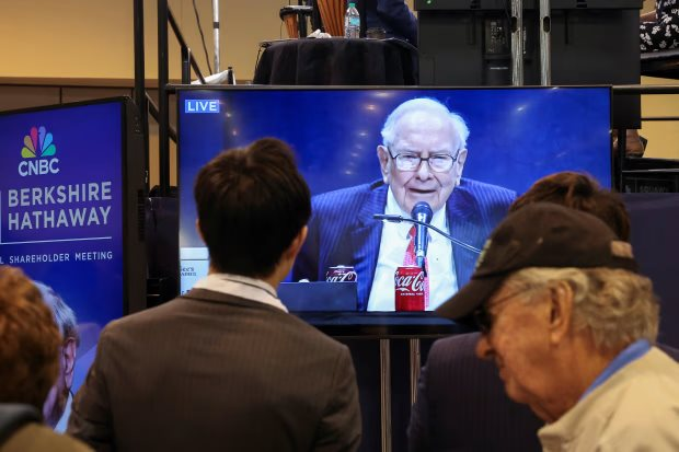 Warren Buffett tiết lộ lý do từ chức ở tuổi 94, khẳng định người kế nhiệm sẽ biết làm gì với 347 tỷ USD tiền mặt- Ảnh 3.