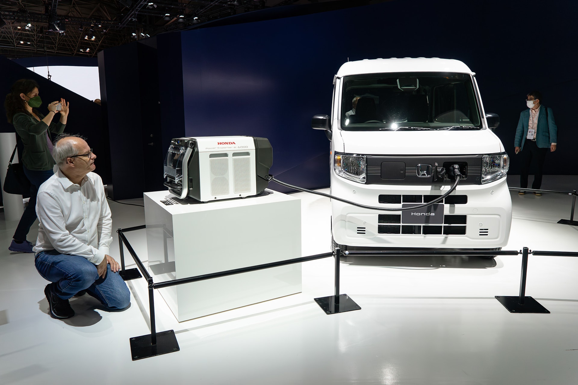 Thuế quan siết chặt, lợi nhuận nhiều hãng xe tuột dốc- Ảnh 1.