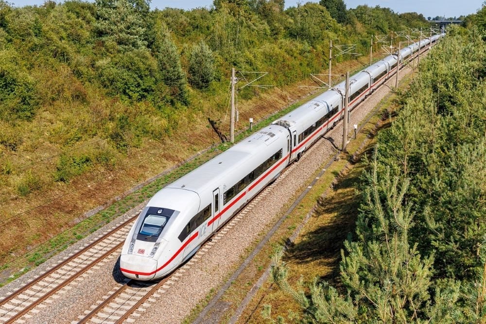 Ngoài VinSpeed, hai doanh nghiệp Việt này cũng muốn tham gia siêu dự án đường sắt cao tốc Bắc - Nam- Ảnh 1. Ngoài VinSpeed, hai doanh nghiệp Việt này cũng muốn tham gia siêu dự án đường sắt cao tốc Bắc - Nam- Ảnh 1.