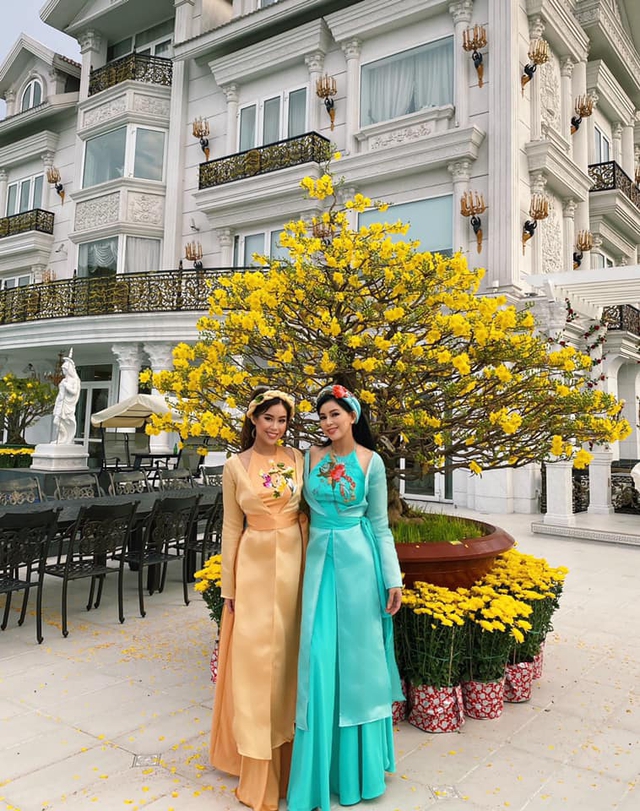 Nữ nghệ sĩ là CEO "khét tiếng" Việt Nam, ở biệt thự dát vàng, 3 mặt tiền Quận 2, U60 đẹp như 30- Ảnh 4. Nữ nghệ sĩ là CEO "khét tiếng" Việt Nam, ở biệt thự dát vàng, 3 mặt tiền Quận 2, U60 đẹp như 30- Ảnh 4.