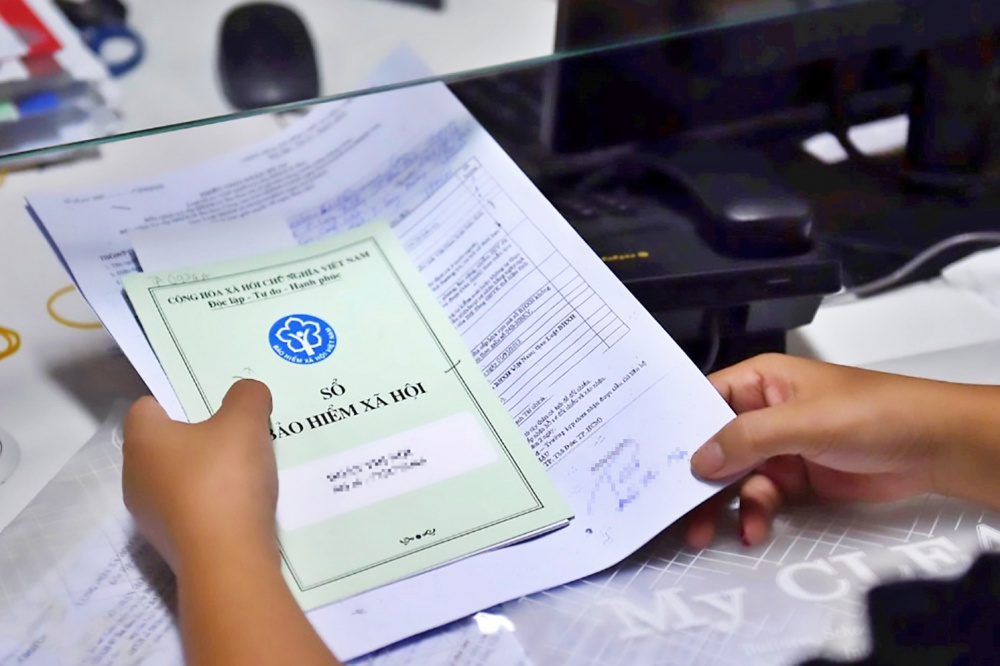 Từ 1/7: Chủ quán cà phê, tiệm tạp hoá thuộc đối tượng tham gia BHXH bắt buộc, mức đóng bao nhiêu?- Ảnh 2.