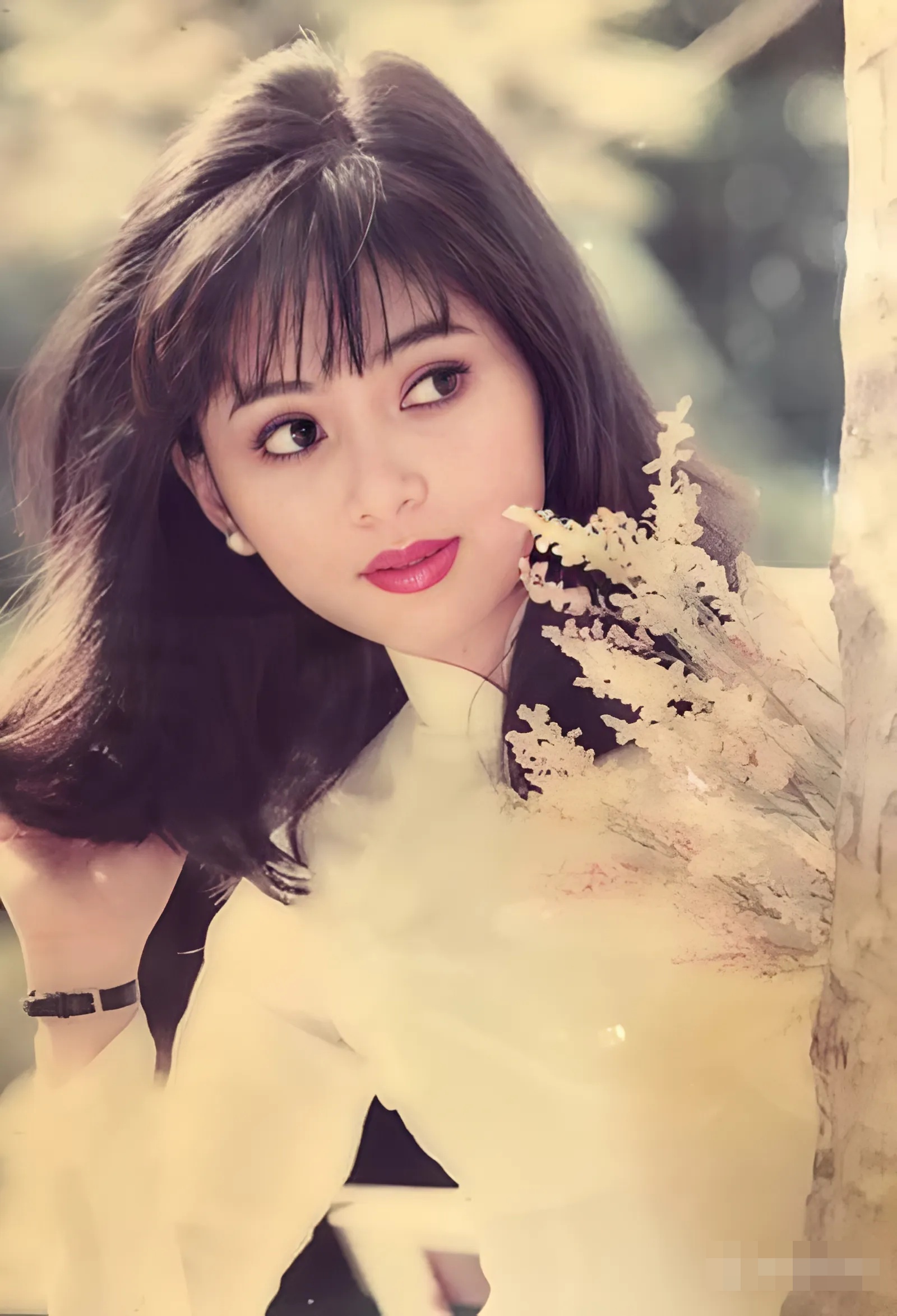 Nữ nghệ sĩ là CEO "khét tiếng" Việt Nam, ở biệt thự dát vàng, 3 mặt tiền Quận 2, U60 đẹp như 30- Ảnh 2. Nữ nghệ sĩ là CEO "khét tiếng" Việt Nam, ở biệt thự dát vàng, 3 mặt tiền Quận 2, U60 đẹp như 30- Ảnh 2.