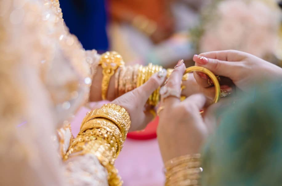 8 chỉ vàng cưới và một 