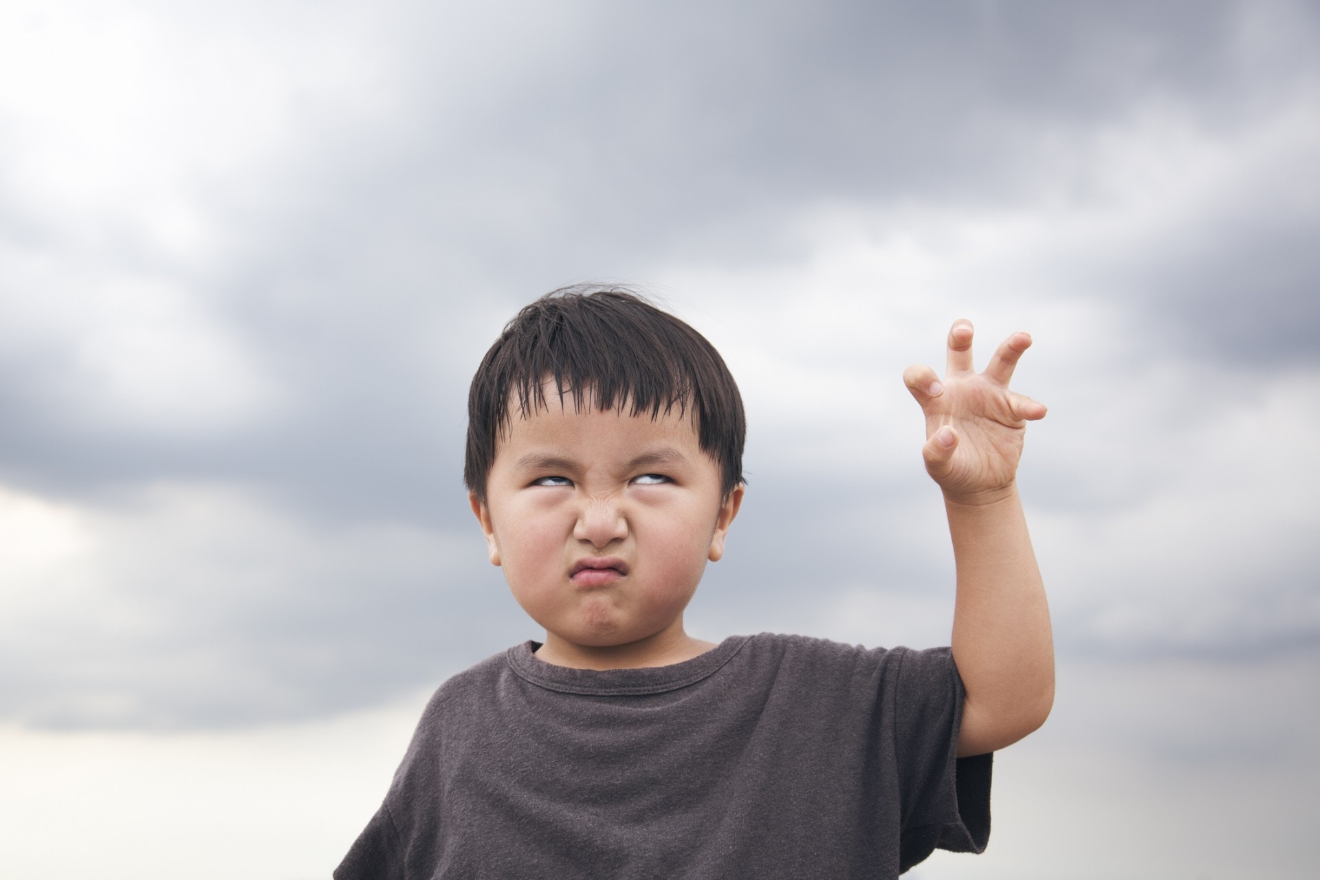 Nhà nào cũng mắc: 3 sai lầm khiến con cái mãi không lớn nổi- Ảnh 3.