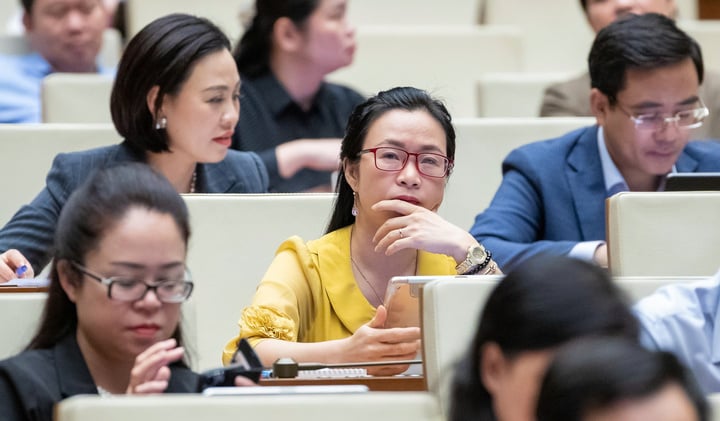 Chính phủ đề xuất chi 20 tỷ đồng/bộ luật mới, đại biểu Quốc hội nói 'hơi cao'- Ảnh 1. Chính phủ đề xuất chi 20 tỷ đồng/bộ luật mới, đại biểu Quốc hội nói 'hơi cao'- Ảnh 1.