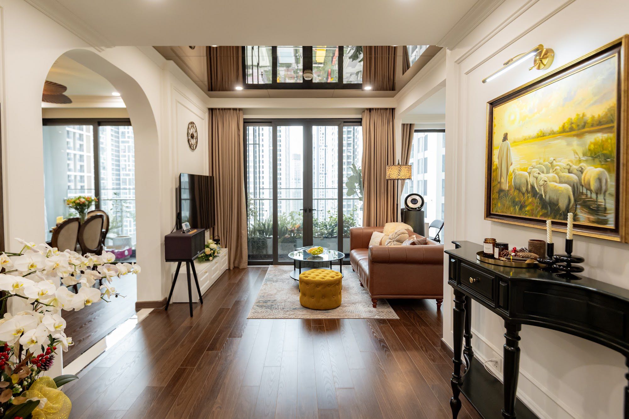 Ngắm căn hộ tối giản của vợ chồng trẻ Hà Nội: Gọn gàng, tinh tế và đậm chất nghệ thuật trong từng góc nhỏ- Ảnh 2. Ngắm căn hộ tối giản của vợ chồng trẻ Hà Nội: Gọn gàng, tinh tế và đậm chất nghệ thuật trong từng góc nhỏ- Ảnh 2.