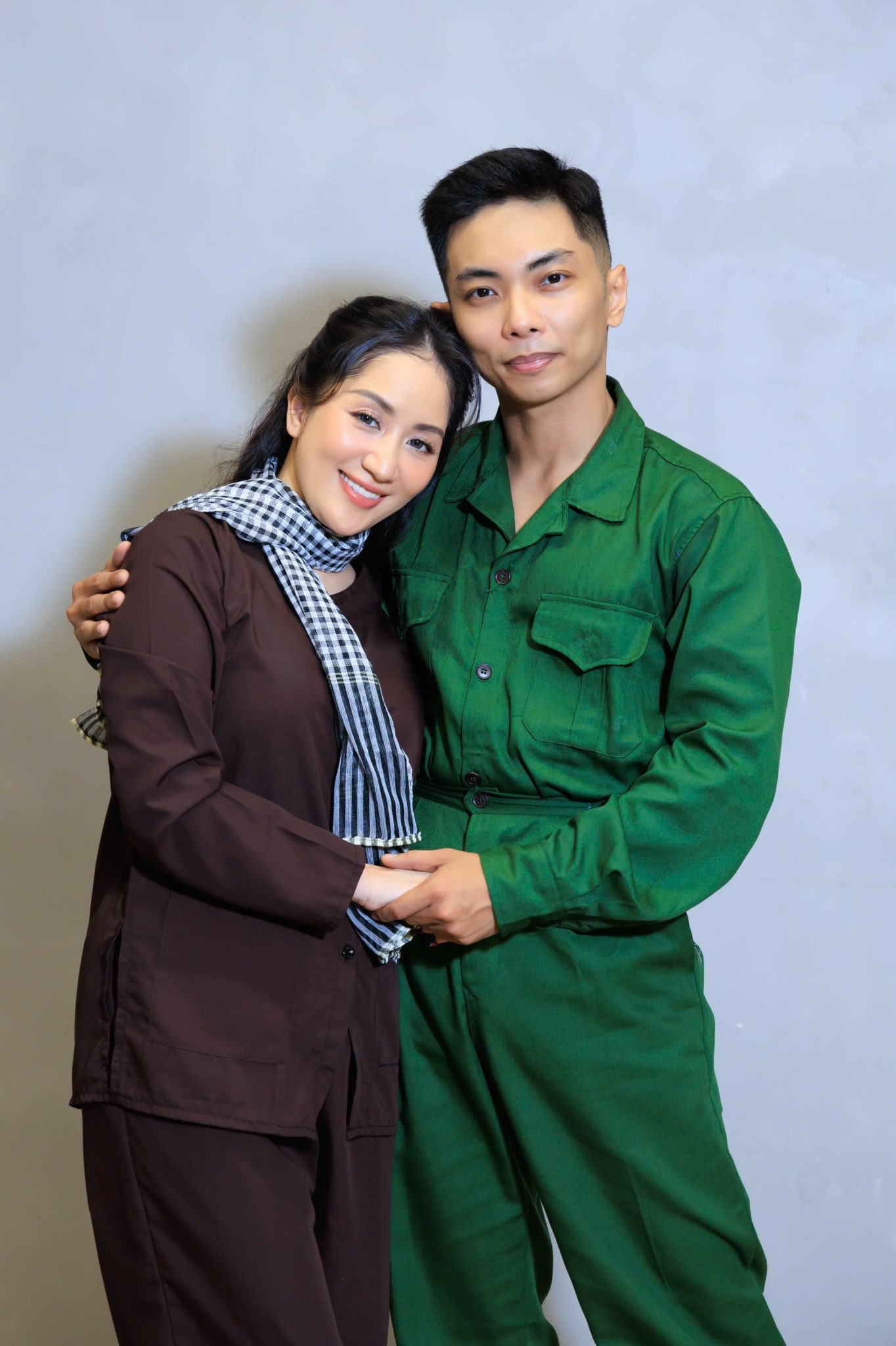 Mẹ Phan Hiển là ai? Giàu có và quyền lực cỡ nào?- Ảnh 1.