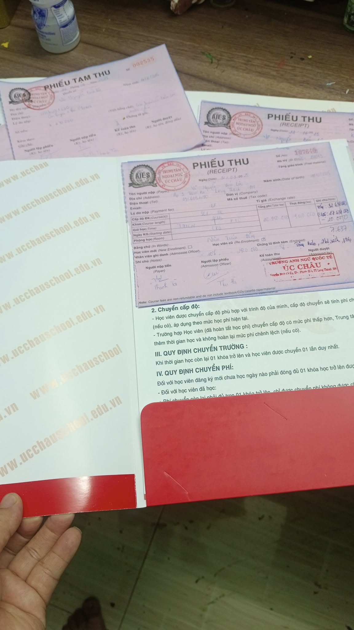 NÓNG: Một trung tâm Anh ngữ tại TP HCM thu tiền tỉ rồi đột ngột đóng cửa- Ảnh 3.