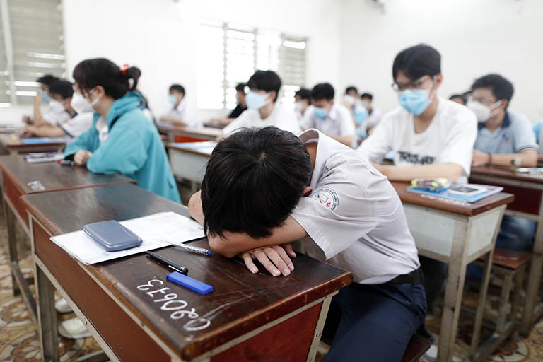 Phụ huynh nói: Gia đình tôi như "ngồi trên đống lửa", chỉ mong Sở GD-ĐT Hà Nội điều chỉnh 1 chính sách giống TP.HCM!- Ảnh 2. Phụ huynh nói: Gia đình tôi như "ngồi trên đống lửa", chỉ mong Sở GD-ĐT Hà Nội điều chỉnh 1 chính sách giống TP.HCM!- Ảnh 2.