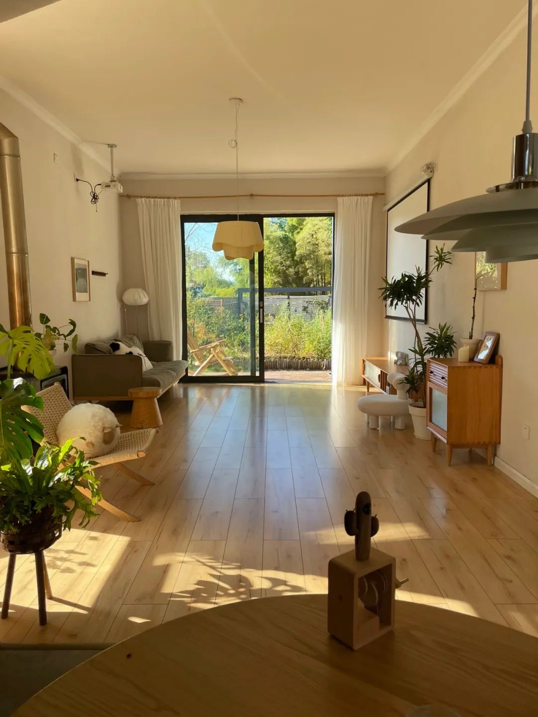 Cô gái 28 tuổi biến căn nhà cũ thành tổ ấm phong cách phương Tây khiến cư dân mạng phát sốt: “Sân vườn như mơ, ai cũng muốn sống ở đó”- Ảnh 4.