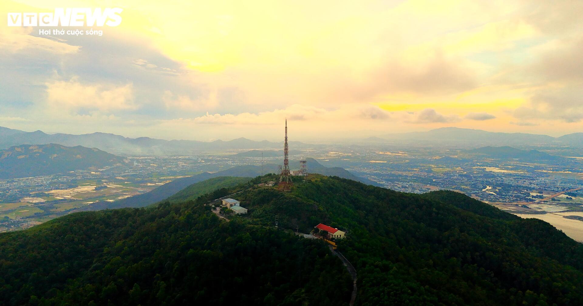 Khám phá Vũng Chua- ‘nóc nhà’ mây phủ của phố biển Quy Nhơn- Ảnh 5.