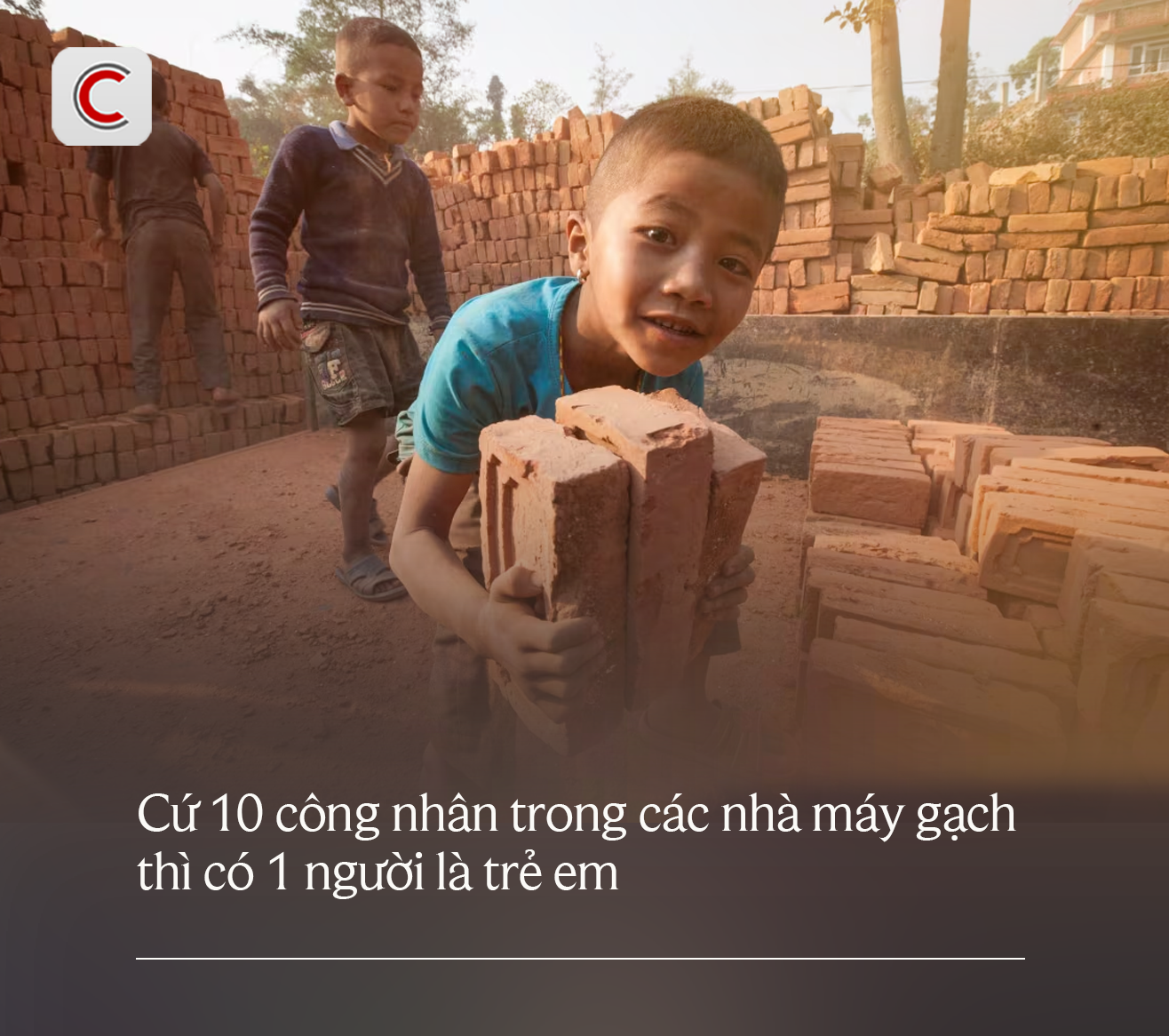 16 giờ làm việc mỗi ngày của cô bé 12 tuổi hé lộ sự nghiệt ngã trong những lò gạch cũ ở "miền đất phật"- Ảnh 3. 16 giờ làm việc mỗi ngày của cô bé 12 tuổi hé lộ sự nghiệt ngã trong những lò gạch cũ ở "miền đất phật"- Ảnh 3.