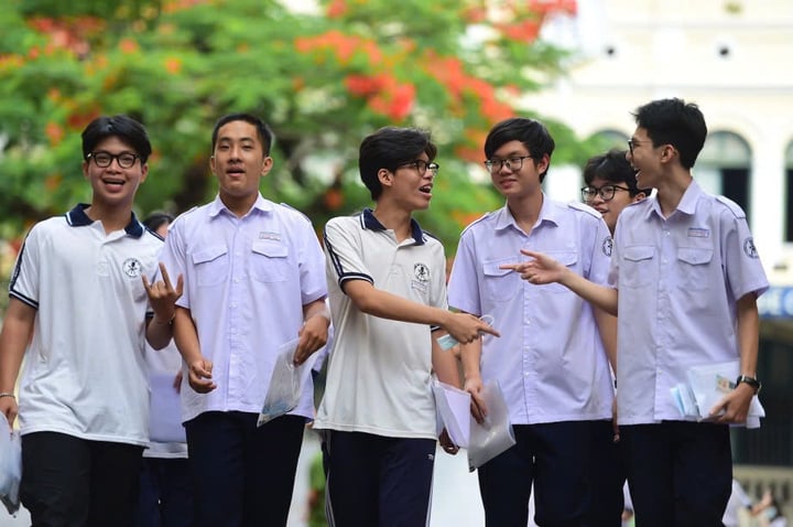 Nam sinh hướng nội, giỏi khối A nên chọn ngành học nào để lương cao?- Ảnh 1.